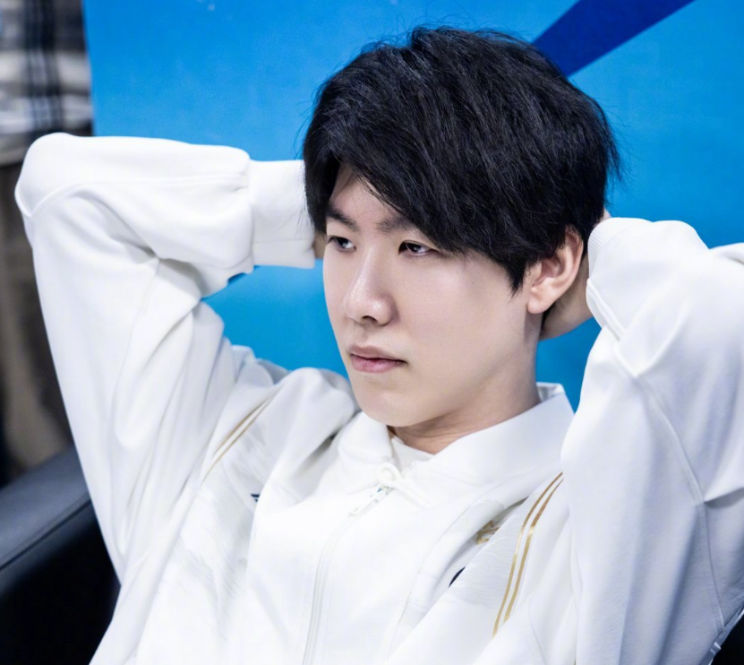 英雄联盟S12病情更新，RNG几乎全队中招只能线上参赛