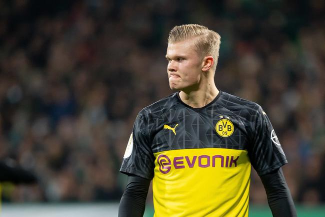 LOL移动游戏代言人王俊凯送上新年祝福：祝大家新年快乐！